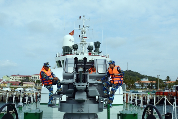 Những chiến sĩ cảnh sát biển sẵn sàng bảo vệ ngư dân và vùng biển Việt Nam. Ảnh: Thu Hà