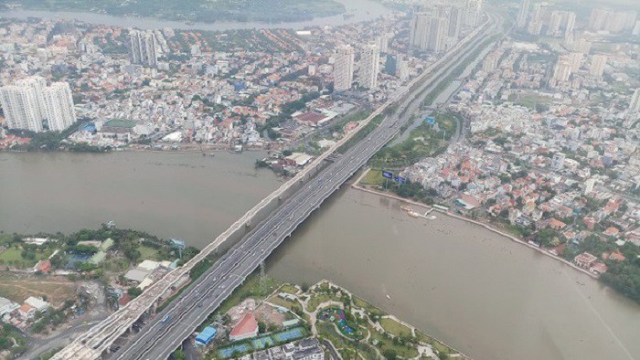 Cầu Sài Gòn nối trung tâm thành phố hiện hữu ra cửa phía ngõ Đông gồm quận 2, quận 9 và Thủ Đức - Ảnh: Huyền Trâm