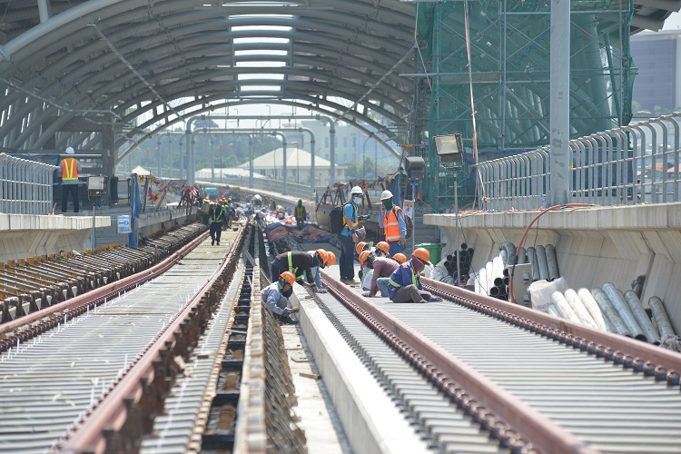 Tuyến metro Bến Thành - Suối Tiên đang dần được hoàn thiện tạo đòn bẩy phát triển về kinh tế, xã hội, hạ tầng giao thông nhằm kết nối ba quận: 2, 9 và Thủ Đức. Ảnh: Mạnh Linh