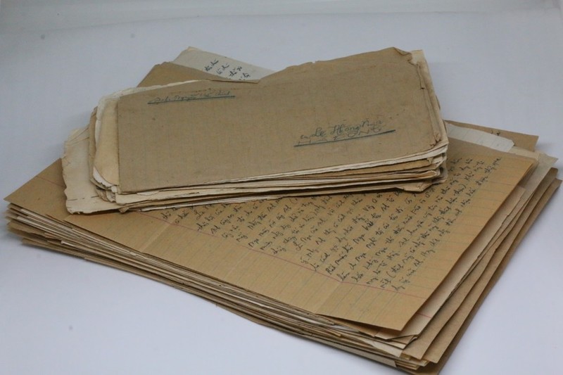 Những lá thư của vợ chồng ông Nguyễn Hữu Chính và bà Lê Hồng Nga từ năm 1982-1985