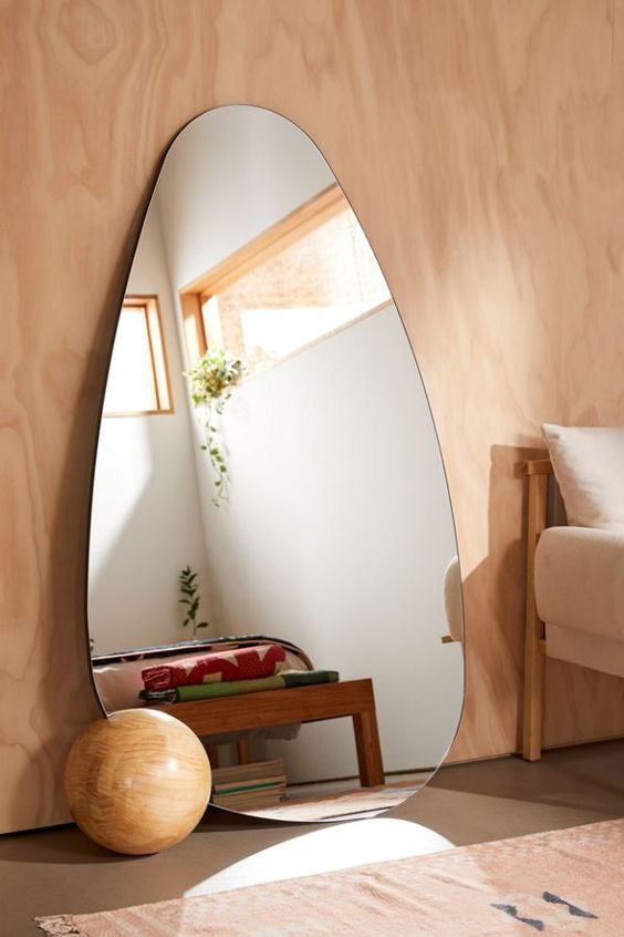Những chiếc gương soi cực nghệ là vũ khí bí mật cho các căn hộ có diện tích nhỏ (Nguồn: Pinterest)