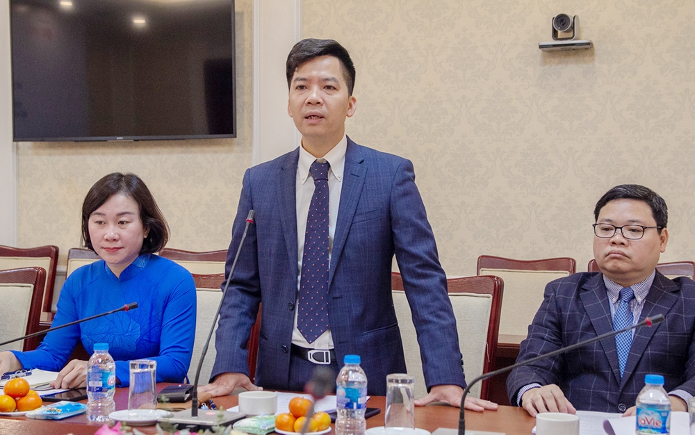 Ông Hà Quang Hưng - Phó Cục trưởng Cục Quản lý nhà và thị trường bất động sản chủ trì Lễ ký kết Bản ghi nhớ hợp tác Chương trình nhà ở xanh Việt Nam 2021-2025