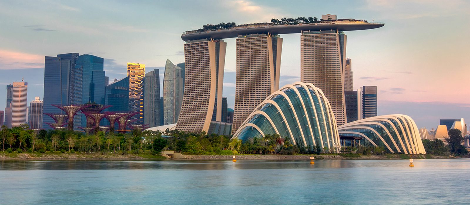 Marina Bay Sands (Singapore) - ví dụ thành công của nhà cao tầng ven biển