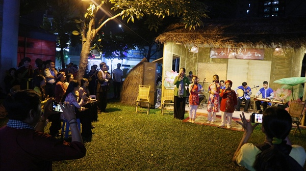 Không gian Đờn ca tài tử do Trung tâm Văn hóa TP.HCM tổ chức trong khuôn khổ Ngày hội văn hóa đọc trên địa bàn TP