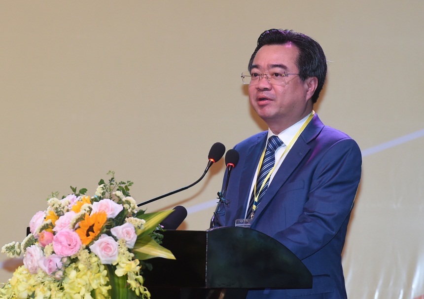 Thứ trưởng Bộ Xây dựng Nguyễn Thanh Nghị phát biểu tại Hội nghị. Ảnh: VGP/Quang Hiếu