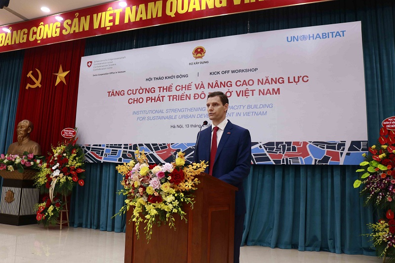 Trưởng Bộ phận Hợp tác phát triển, Đại sứ quán Thụy Sỹ tại Việt Nam Marcel Reymond phát biểu tại hội thảo