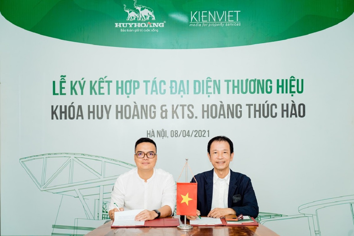 Tổng Giám đốc Công ty TNHH Khoá Huy Hoàng Nguyễn Quang Huy và KTS Hoàng Thúc Hào