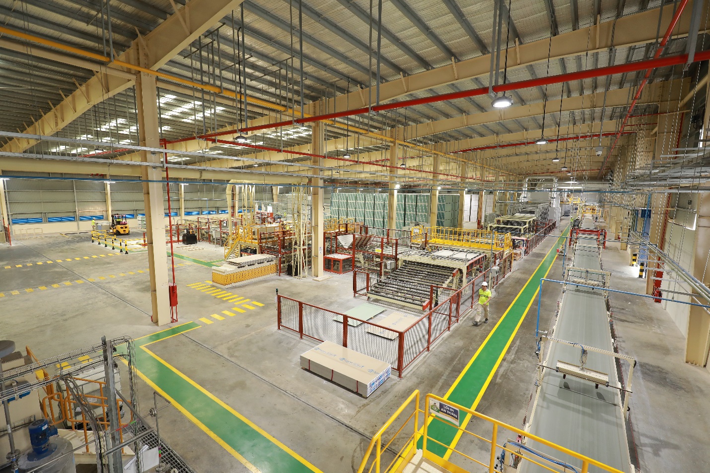 Nhà máy sản xuất trần Vĩnh Tường được xây dựng tại Hải Phòng tiêu chuẩn xanh và công nghệ 4.0