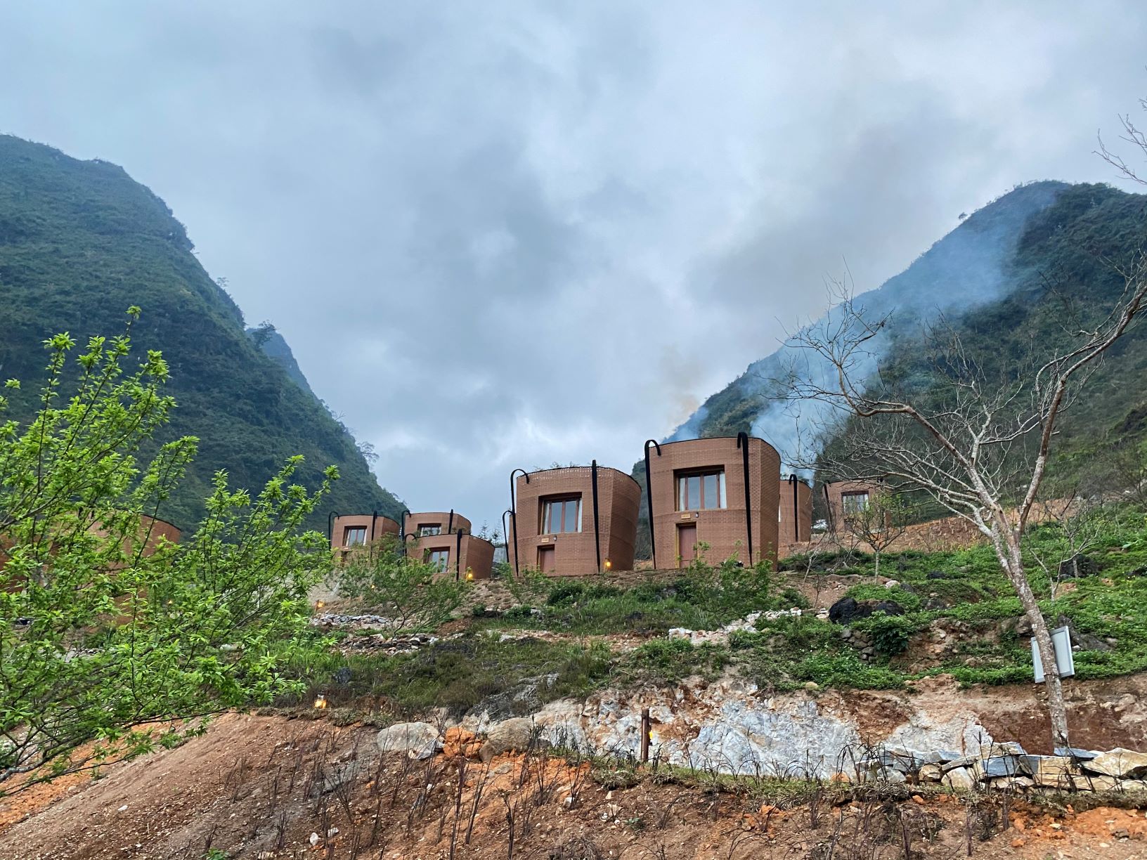 Hình ảnh Khu nghỉ dưỡng ở H' Mông Village Resort mô phỏng những chiếc gùi