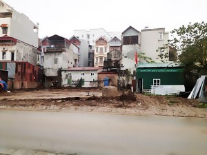 Khổ vì “hàng xóm” xây ẩu