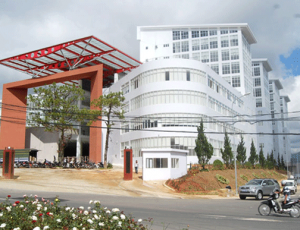 Xây trung tâm hành chính: “Y phục xứng kỳ đức”?