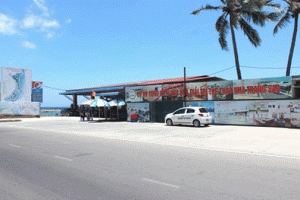 Bờ biển Nha Trang tiếp tục bị “xẻ thịt”