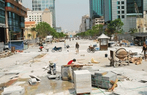 Phố đi bộ không chỉ để đi bộ