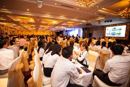 Hơn 100 khách hàng giao dịch thành công căn hộ Landmark 4 - Vinhomes Central Park