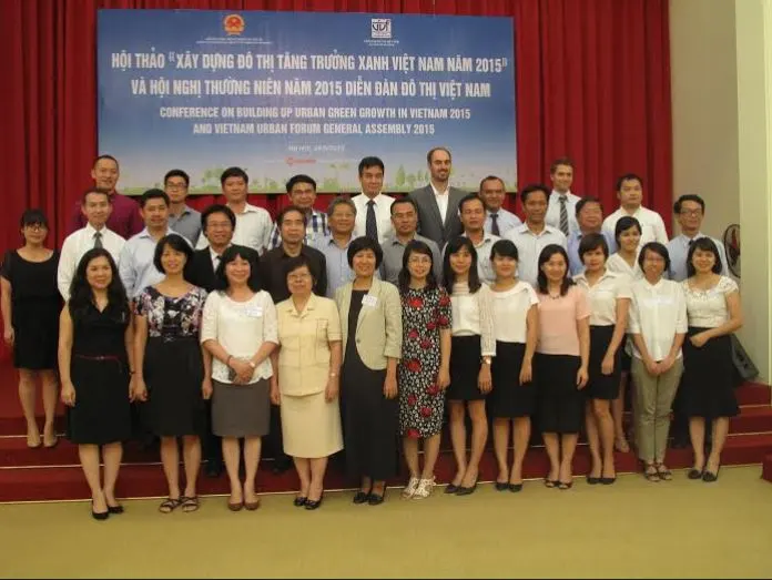 Các thành viên VUF chụp ảnh lưu niệm tại Hội nghị thường niên VUF 2015.