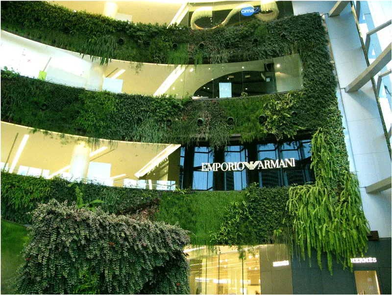 Một góc xanh của trung tâm thương mại Siam Paragon (Thái Lan)