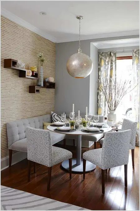 Kiểu băng ghế đệm không chỉ hợp với phòng khách mà còn đem tới sự sang trọng cho phòng ăn.