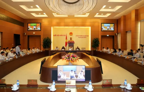Kỳ họp thứ 10: Quốc hội thông qua 16 luật