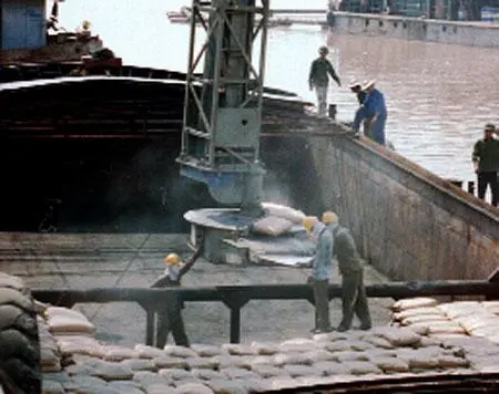 6 tháng đầu năm: Xuất khẩu xi măng và clinker giảm mạnh