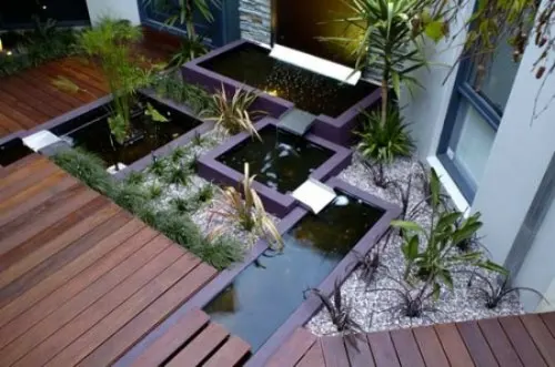 Nước làm dịu đi oi bức của mùa hè