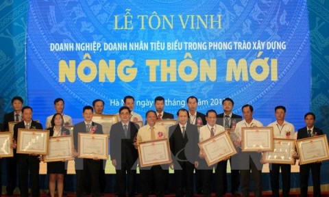 Tôn vinh 96 doanh nghiệp, doanh nhân tiêu biểu xây nông thôn mới