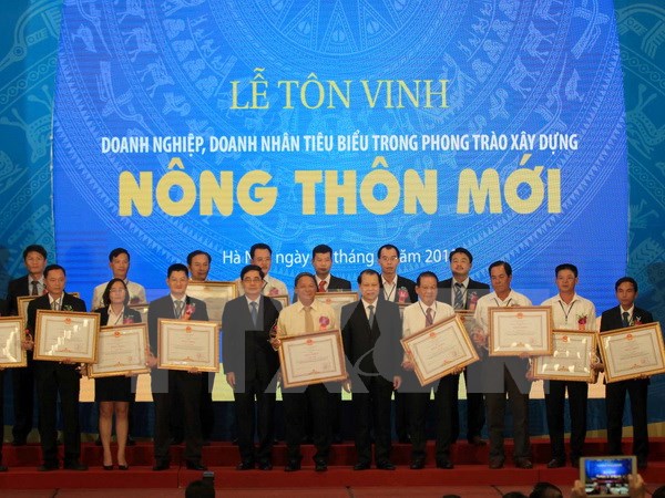 Tôn vinh 96 doanh nghiệp, doanh nhân tiêu biểu xây nông thôn mới
