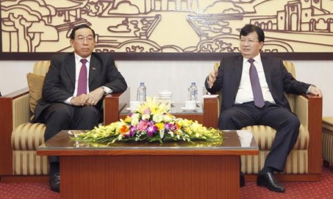 Bộ trưởng Trịnh Đình Dũng tiếp Bộ trưởng Bộ Công chính và Vận tải Lào, Ts. Bounchanh SINTHAVONG
