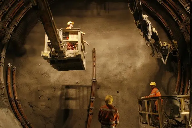 Quá trình xây dựng đường hầm xe lửa dài nhất thế giới