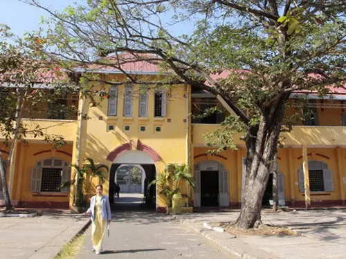 Đừng đập bỏ tương lai di sản