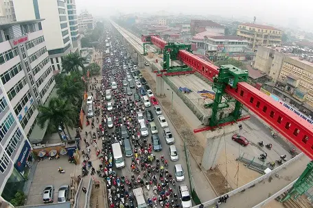 Giải phân cách giữa 2 làn đường được khai thác xây dựng tuyến đường sắt trên cao