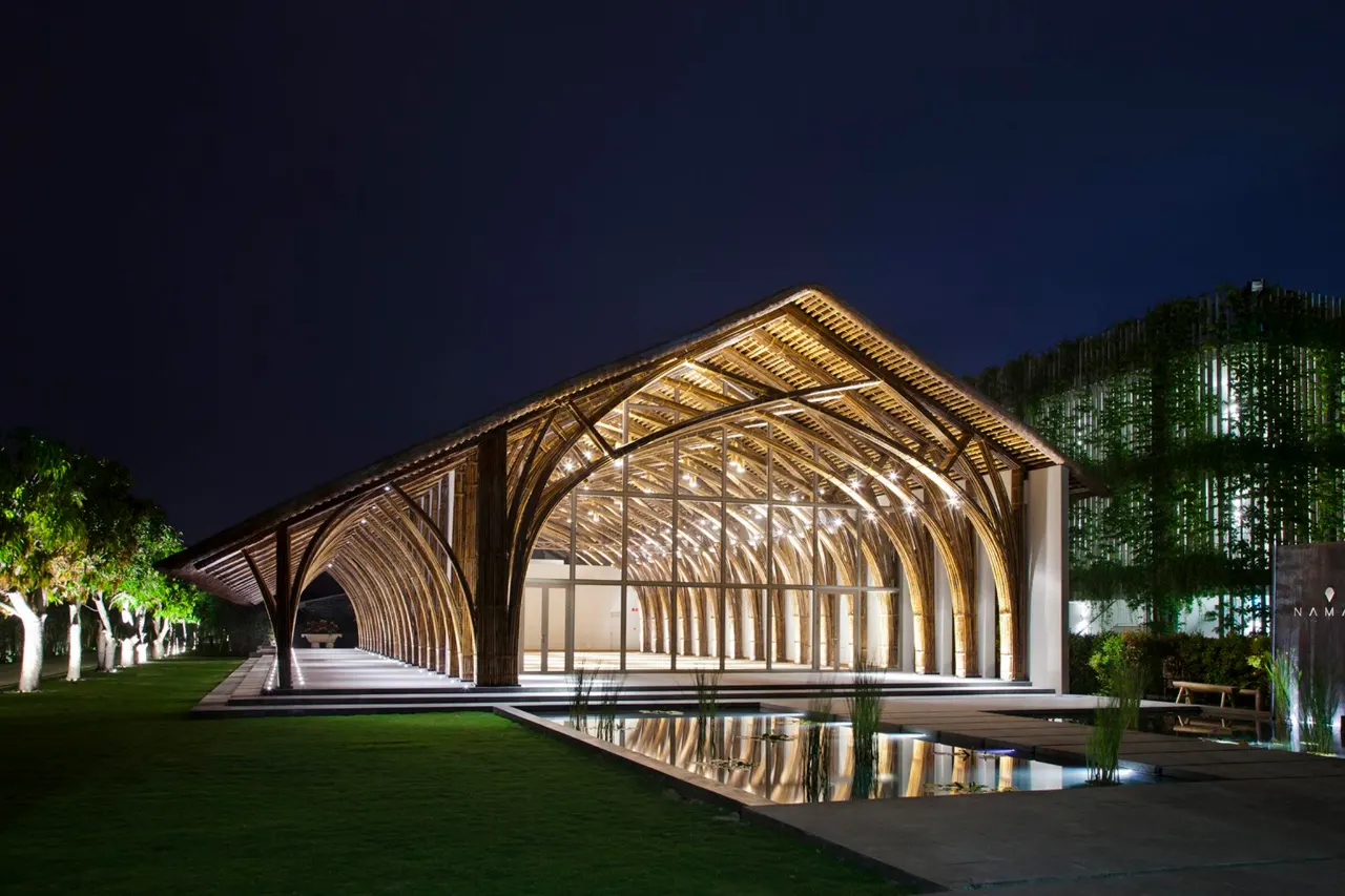 Nhà hội nghị Naman Retreat