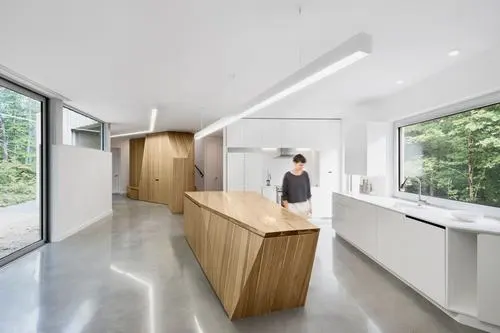 Ngôi nhà xinh đẹp giữa địa hình uốn lượn của rừng xanh