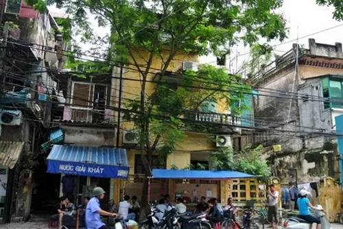 Nhà cũ tại phố cổ Hà Nội có giá 108 triệu đồng một m2