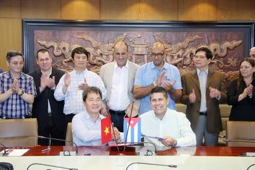 Viglacera đẩy nhanh tiến độ các dự án sản xuất VLXD tại Cuba