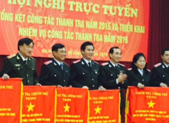 Thanh tra Bộ Xây dựng nhận cờ “Thi đua xuất sắc ngành Thanh tra năm 2015”