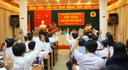 Lần đầu tiên có Chủ tịch Công đoàn Xây dựng Việt Nam là nữ