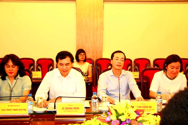 Bộ trưởng Bộ Xây dựng tiếp lãnh đạo Ngân hàng Thế giới