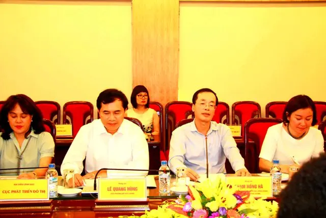 Bộ trưởng Bộ Xây dựng tiếp lãnh đạo Ngân hàng Thế giới