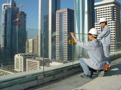 Sử dụng kính tiết kiệm trong các công trình xây dựng: Cần giải pháp đồng bộ