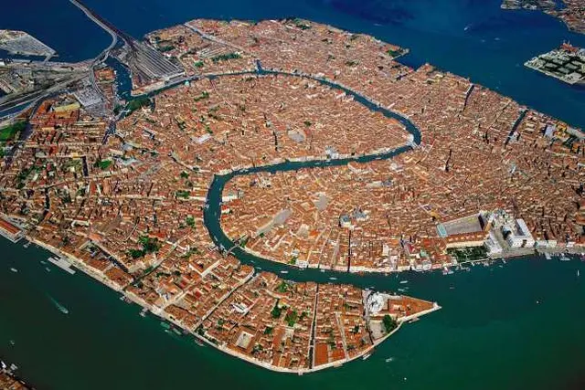 Jan Gehl: Các thành phố cứ quy hoạch để giảm tắc đường là hoàn toàn sai lầm, đây mới là điều họ cần quan tâm
