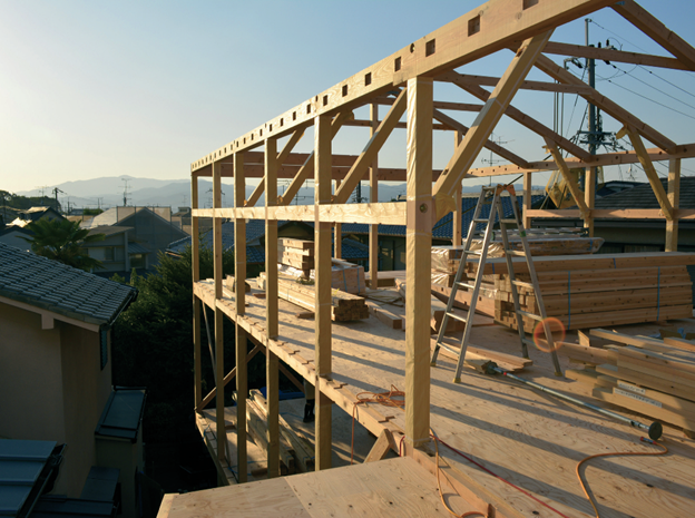 Ứng dụng công nghệ chế biến gỗ cổ truyền trong xây dựng hiện đại