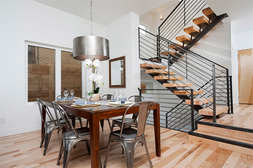 Tại sao cầu thang thường có số bậc lẻ?