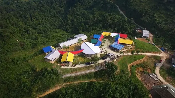 Văn phòng 1+1>2: Trường học như đóa hoa rừng
