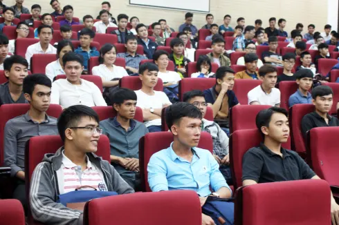 Tân sinh viên khóa 2016 bắt đầu “Tuần sinh hoạt công dân”