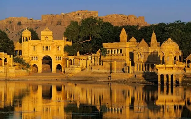 Kiệt tác kiến trúc Raj Mahal của Ấn Độ