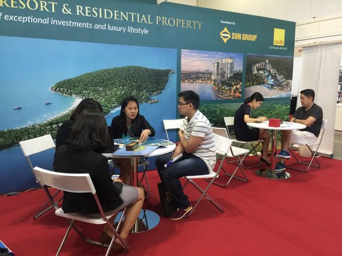 Giới ngoại ấn tượng với các sản phẩm của thương hiệu tiên phong