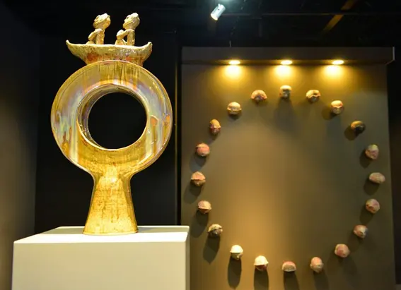 Hai tác phẩm của nghệ sĩ Hadrian Mendoza - Philipines