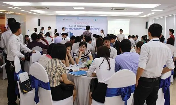 Trao 100 chứng chỉ hành nghề môi giới BĐS lần đầu tiên tại Việt Nam