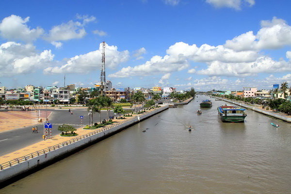 Phấn đấu 100% đô thị được cấp nước sạch