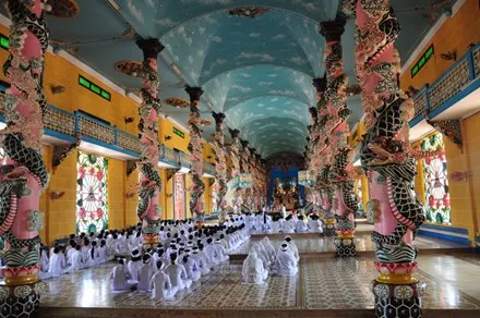 Chiêm ngưỡng kiến trúc độc đáo của Tòa thánh Tây Ninh